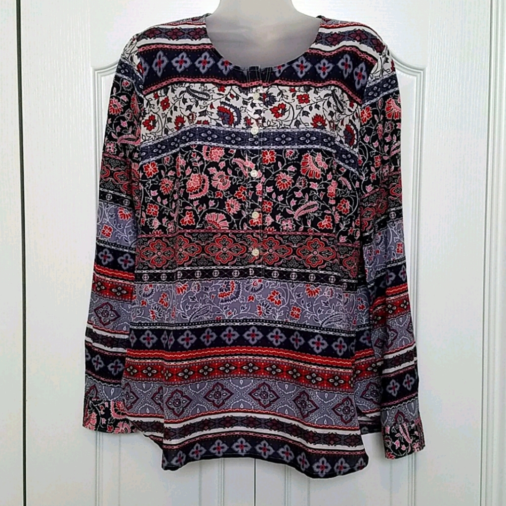 Long sleeve, button down henly style shirt